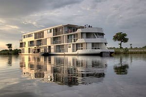 Houseboat Safari