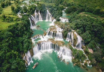 Epic Vietnam Waterfalls & Lakes Tour