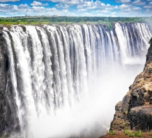4-Day Victoria Falls & Chobe Explorer