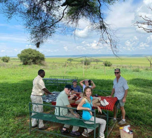 5-Day Semi-Luxury Honeymoon Package